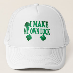 Hago mi propio sombrero de camionero de suerte con