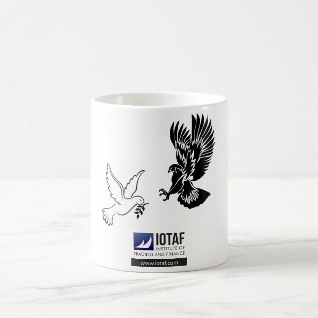 Halcón contra la taza de la paloma (Centro)