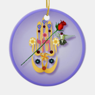 Hamsa y ornamentos de las flores