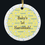 Hanukkah "Bubeleh" Ornamento de círculo azul/amari<br><div class="desc">Hanukkah "Bubeleh" Ornamento Círculo Azul/Amarillo. (2 lados) Personalice borrando "El primer Hanukkah del bebé" delante y detrás del adorno. A continuación, usando el color de fuente, tamaño y estilo favoritos, escriba sus propias palabras. Gracias por detenerse y ir de compras. ¡Muy apreciado! ¡Feliz Chanukah/Hanukkah! Haz que tu árbol de Navidad...</div>