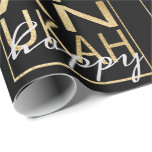 Hanukkah Papel de envolvimiento Chanukah Feliz Oro<br><div class="desc">Hanukkah "Chanukah Happy Black & Gold" Espero que te guste mi último regalo hecho con letras de oro sobre fondo azul marino para disfrazar tus regalos:) Personalice cambiando el color de fondo. Las palabras "Happy" pueden ser borradas y reemplazadas por tu propio texto. Usa tu estilo de fuente, color y...</div>