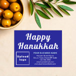 Hanukkah - Pequeña tarjeta azul de vacaciones<br><div class="desc">¡Feliz Hanukkah! Deseándote alegría, paz y bendición de este festival de luces. Un feriado para celebrar y anunciar también tu negocio. Pequeña tarjeta de vacaciones plana que puede personalizar poner su marca de negocios y con el saludo de Hanukkah. Personalizar y úselo para saludar a sus clientes o clientes este...</div>