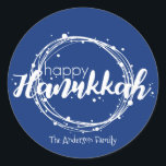 Happy Hanukkah Snow Bubbles Pegatina Gift Tag<br><div class="desc">La etiqueta de regalo Pegatina Happy Hanukkah Snow Bubbles es perfecta para sus necesidades de regalos de vacaciones. Hay otros productos que coinciden con este diseño.</div>