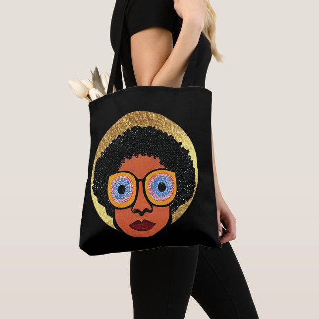 Hazel, la bolsa de té visionaria (Detalle)