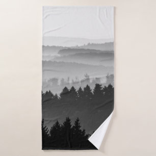 Hazy Forest Hills Fotografía de Paisaje Blanco y N