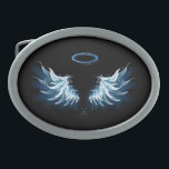 Hebilla De Cinturón Oval Alas del Ángel Azul brillante sobre fondo negro<br><div class="desc">Alas de ángel azul claro,  artístico sobre fondo negro. Ángel alas.</div>