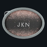 Hebilla De Cinturón Oval Iniciales monogramas de Purpurina rosado de Rubor<br><div class="desc">Oro negro y Rosa - Hebilla Monograma del Purpurina de espuma rosada Rubor. Esto hace que la graduación perfecta, dulce 16 16, 18, 21, 30, 40, 50, 60, 70, 80, 90, 100 años, boda, ducha de novias, aniversario, ducha de bebé o despedida de soltera para alguien que ama el lujo...</div>