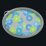 Hebilla De Cinturón Oval Patrón de flores Art Deco - azul y verde lima<br><div class="desc">Patrón Art Déco basado en un crisantemo tradicional y estilizado utilizado en los textiles japoneses,  en tonos azules,  turquesa y verde limón,  delineado en blanco,  sobre un fondo gris claro</div>