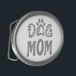 Hebilla De Cinturón Oval Perro Mamá<br><div class="desc">Celebra tu amor por tu peluda amiga con "Diseño de Perro Mamá". El encantador diseño incluye un atrevido texto de "Perro Mamá" acompañado de un adorable icono de garra, lo que lo convierte en la elección perfecta para todas las orgullosas mamás de perro. "Este diseño es personalizable. Haga clic en...</div>