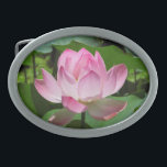 Hebilla De Cinturón Oval Pink Lotus Bloom<br><div class="desc">Hermoso Loto Rosa Exótico. Tradicionalmente,  el loto rosa representa el despertar espiritual,  la pureza y la fidelidad. Fotografía Derechos de autor BluedarkArt TheChameleonArt.</div>