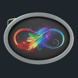 Hebilla De Cinturón Oval Símbolo infinito con plumas arcoiris<br><div class="desc">Símbolo de infinito dibujado artísticamente con una hermosa pluma arco iris sobre fondo blanco. Estilo tatuaje.</div>