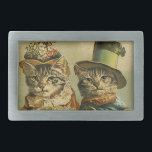 Hebilla De Cinturón Rectangular Humor vintage, novia victoriana engorda gatos en G<br><div class="desc">Imagen de humor divertida de ilustracion de época que muestra a gatos tabby victorianos con gorras. Un diseño boda mascota amoroso y romántico con una novia y un novio. La novia lleva puesto un elegante gorra floral y el gato del novio lleva un elegante sombrero formal.</div>