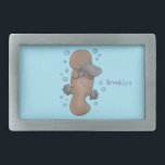 Hebilla De Cinturón Rectangular Ilustracion personalizado de bebé de plaquypus fel<br><div class="desc">¡Para los amantes del platypus! Este feliz pequeño platypus con burbujas en estilo ilustracion personalizado y es muy divertido.</div>