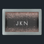 Hebilla De Cinturón Rectangular Iniciales monogramas de Purpurina rosado de Rubor<br><div class="desc">Oro negro y Rosa - Hebilla Monograma del Purpurina de espuma rosada Rubor. Esto hace que la graduación perfecta, dulce 16 16, 18, 21, 30, 40, 50, 60, 70, 80, 90, 100 años, boda, ducha de novias, aniversario, ducha de bebé o despedida de soltera para alguien que ama el lujo...</div>