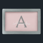 Hebilla De Cinturón Rectangular Monograma de Rubor Gris rosa moderno con guión de<br><div class="desc">Hebilla de nombre de cinturón de seguridad simple con guión simple rosa y gris de Rubor. Esto hace que la graduación perfecta, dulce 16 16, 18, 21, 30, 40, 50, 60, 70, 80, 90, 100 años, boda, ducha de novias, aniversario, ducha de bebé o despedida de soltera para alguien que...</div>