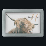 Hebilla De Cinturón Rectangular Retrato de vaca de Highland nombre personalizado m<br><div class="desc">Retrato de vaca Highland nombre monograma inicial. Fotografía de retrato de un majestuoso naranja bovino de tierras altas marrón en un día nublado con fondo blanco.</div>
