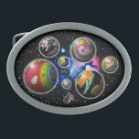 Hebilla de la correa ovalada de planetoides<br><div class="desc">Siete planetoides están emergiendo en nuestro universo a través del portal continuo espacio-tiempo. Cada esfera es un mundo de asombro y asombro. ¿Pueden seguir ampliando y llenando nuestro espacio? Sólo el tiempo lo dirá. Los exploradores aventureros de dimensiones alternativas usarán esta hebilla de cinturón con orgullo. Por favor tenga en...</div>