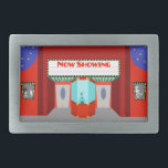 Hebilla del Cinturón de Cine Retro<br><div class="desc">Las estrellas están en pleno apogeo en esta hebilla del Cinturón de Cine Retro —tanto las estrellas en el cielo nocturno como las estrellas en la pantalla plateada. Este estilo de los años 60 presenta un diseño de arte minimalista con el exterior de una casa de cine clásica de la...</div>