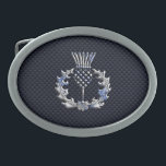 Hebilla Ovalada Cardo del escocés de la plata de la impresión de<br><div class="desc">Un cromo de plata como diseño escocés del applique del cardo en un fondo mordaz de la impresión del estilo de la fibra de carbono de los azules marinos. Los diseños del bordado están disponibles en una selección de opciones populares del color. Utilice "piden que el vínculo de este diseñador"...</div>