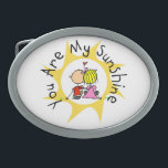 Hebilla Ovalada Enamorado Eres Mi Sol<br><div class="desc">Una pareja enamorada y un sol amarillo con un texto que dice You are my Sunshine on Love You Are My Sunshine T-shirts,  hoodies,  tazas,  bolsas,  tarjetas,  pegatinas,  imanes,  keepsakes,  llaveros y mucho más.</div>