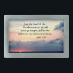 HEBILLA RECTANGULAR DISEÑO DE FOTOS DE SERENE JOHN 6:35 SUNRISE<br><div class="desc">Soy el pan de la vida. El que venga a mí nunca tendrá hambre, el que crea en mí nunca tendrá sed. Alentar a todos con tu fe, esperanza y amor en Jesucristo con este impresionante amanecer sobre el diseño de la foto original del océano con el motivante versículo de...</div>