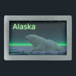 Hebilla Rectangular Oso polar del borde del hielo<br><div class="desc">Un momento pacífico en la larga noche ártica. Un oso polar descansa en el borde de un área abierta en el hielo de la manada. Las luces del norte brillan a la distancia; las estrellas brillantes brillan sobre la cabeza. El texto que dice "Alaska" aparece en verde brillante y blanco....</div>
