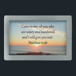 HEBILLA RECTANGULAR PINTORESCA MATTHEW 11"28 SCRIPTURE VERSE<br><div class="desc">Venid a mí, todos los que estáis cansados y cargados, y os daré descanso. Sea una bendición para otros con este impresionante amanecer sobre el diseño de la foto del océano con el glorioso verso de las Escrituras Mateo 11:28 en Tees and Gifts. Este encantador diseño de Mateo 11:28 hará...</div>