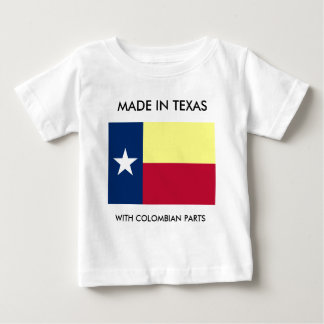 Hecho en Tejas con la camisa colombiana del niño