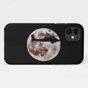 Helicóptero militar contra la luna en Funda noctur