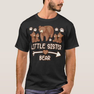 hermana pequeña con 4 camisetas de cubo, hermana p