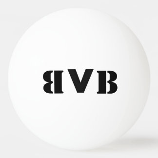 hermano contra bola de ping-pong del hermano
