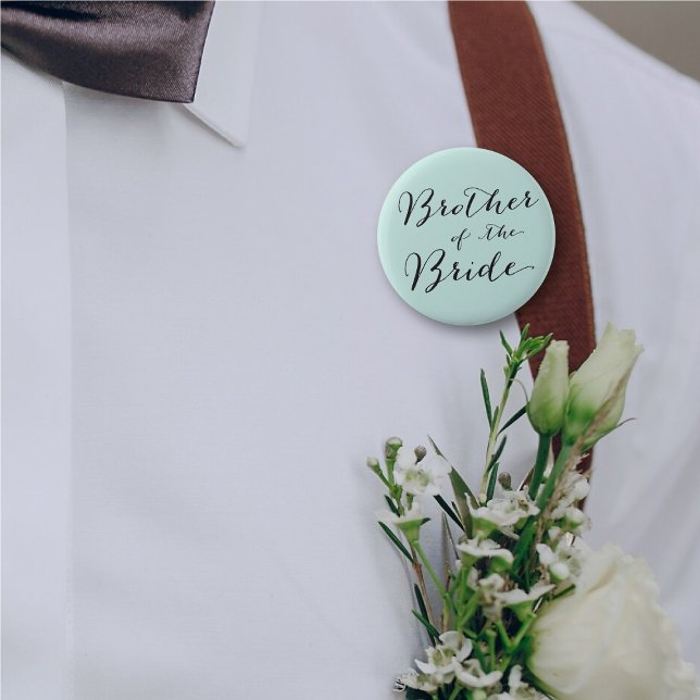 Hermano del botón de la fiesta de novias de Boda d (BROTHER OF THE BRIDE Classic Script Wedding Bridal Party Pinback Button @ fatfatin_blue_knot)