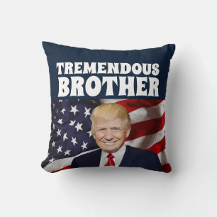 HERMANO DONALD TRUMP LANZA COJINES