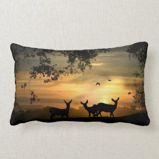 Hermosa almohada de ciervo
