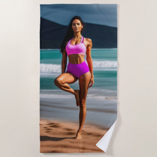 Hermosa modelo chica en toalla rosa de playa