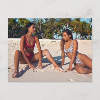 Hermosa postal de Bikini para Chicas de la isla