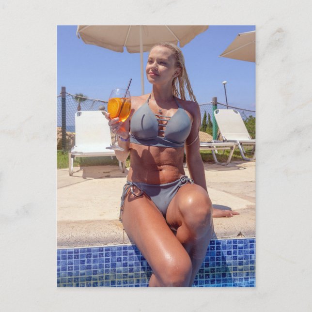 Hermosa postal modelo de bikini (Anverso)