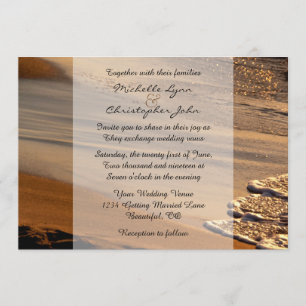 Hermosa puesta de sol, playa de arena, invitación 
