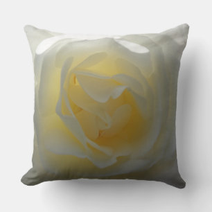 Hermosa rosa blanca cierra el Cojín decorativo