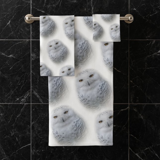 Hermosa, soñadora y serena lechuza (Snowy Owl Towel Set on Black Marble Bathroom Tiled Wall Cover Photo)