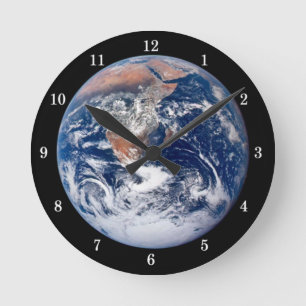 Hermosa tierra desde el reloj de pared espacial