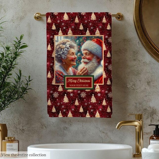 Hermosa toalla de baño Cranberry Red Gold Tree (Lovely Cranberry Red Gold Tree Bath Towel)