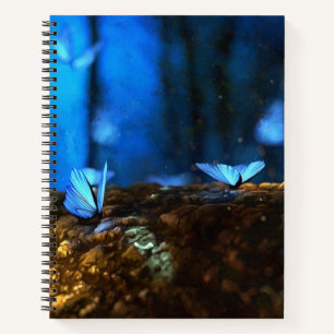 Hermosas mariposas en un diario de praderas
