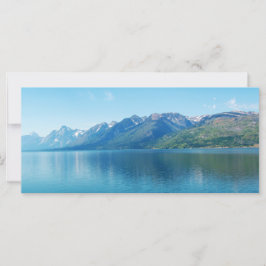 hermoso cielo, lago y montaña Gran Tetón