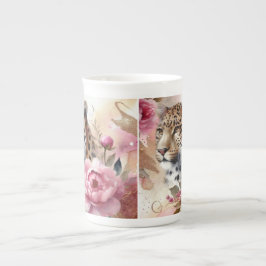 Hermoso leopardo y taza de Rosas