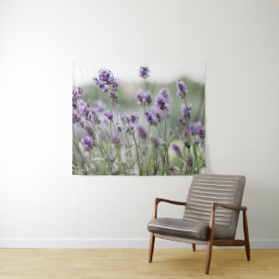 Hermoso tapiz púrpura de campo de lavanda