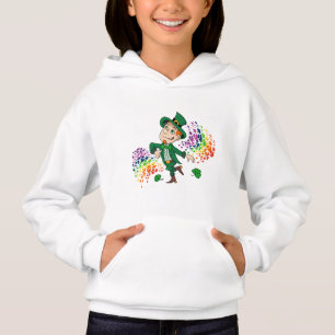 Hermoso y alegre leprechaun bailando, un arco iris