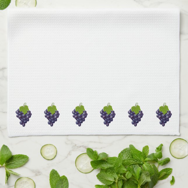 Hermosos racimos de uvas en toalla de cocina blanc (Doblado)