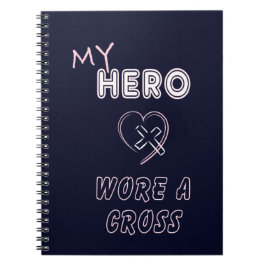 Héroe llevaba un cuaderno cruzado mujer cristiana 