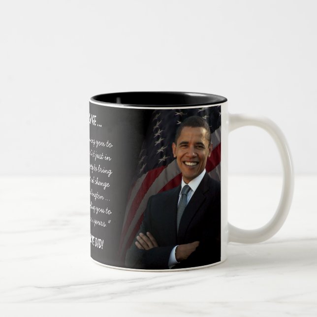 Hicimos sí - Obama con la taza de la bandera (Derecha)